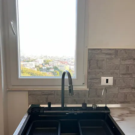 Casa Dajti - Quiet Mountain View, Fast Wi-fi Apartment Tirana